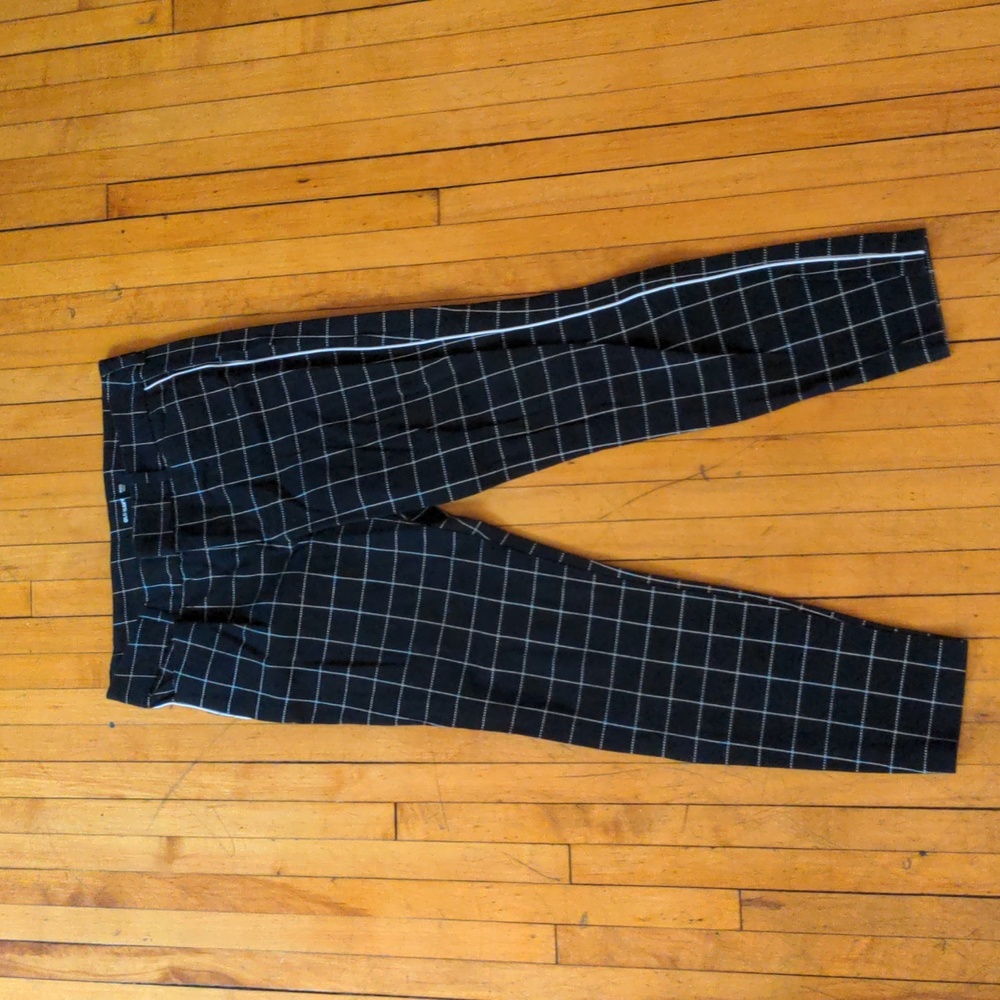 Old Navy checkered Pixie Pants, size 4